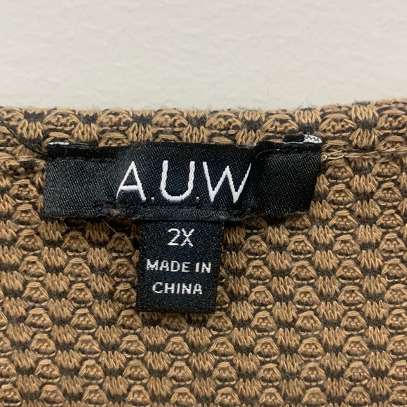 A.U.W. Brown Short Sleeve Crew Neck Waffle Button Detail Size 2X - Picture 8 of 10